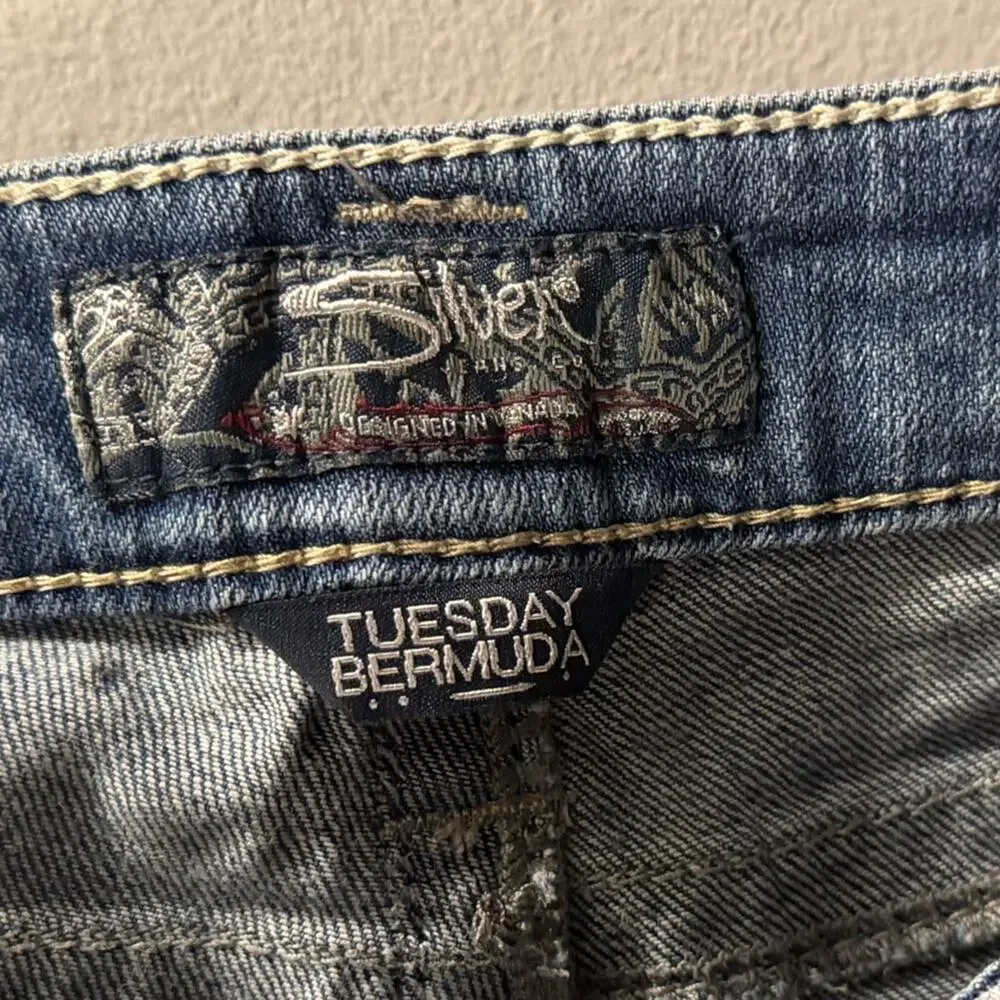 Silver Jeans Tuesday Bermuda shorts denim y2k distressed